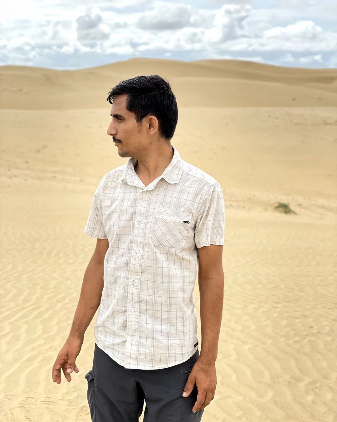 Young Radheshyam rescuing his first injured desert animal as a teenager, showing early signs of his conservation calling and commitment to wildlife